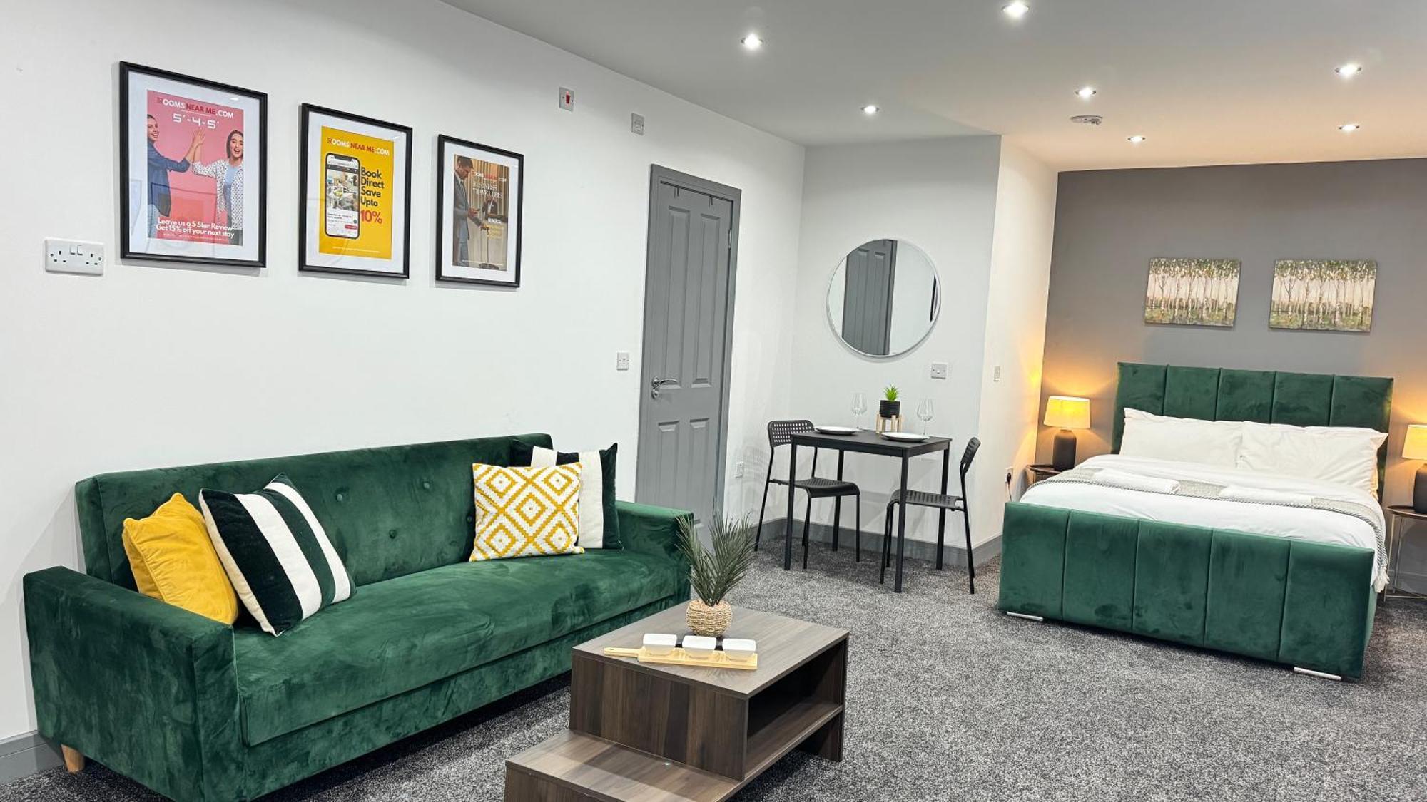 Rnm - Upgraded Business Stay For Travelling Contractors, All Amenities, Private Access Entire Place, Kitchen & Washroom, Smart Tv, Easy Access, Parking Nearby Cradley Heath Exteriör bild