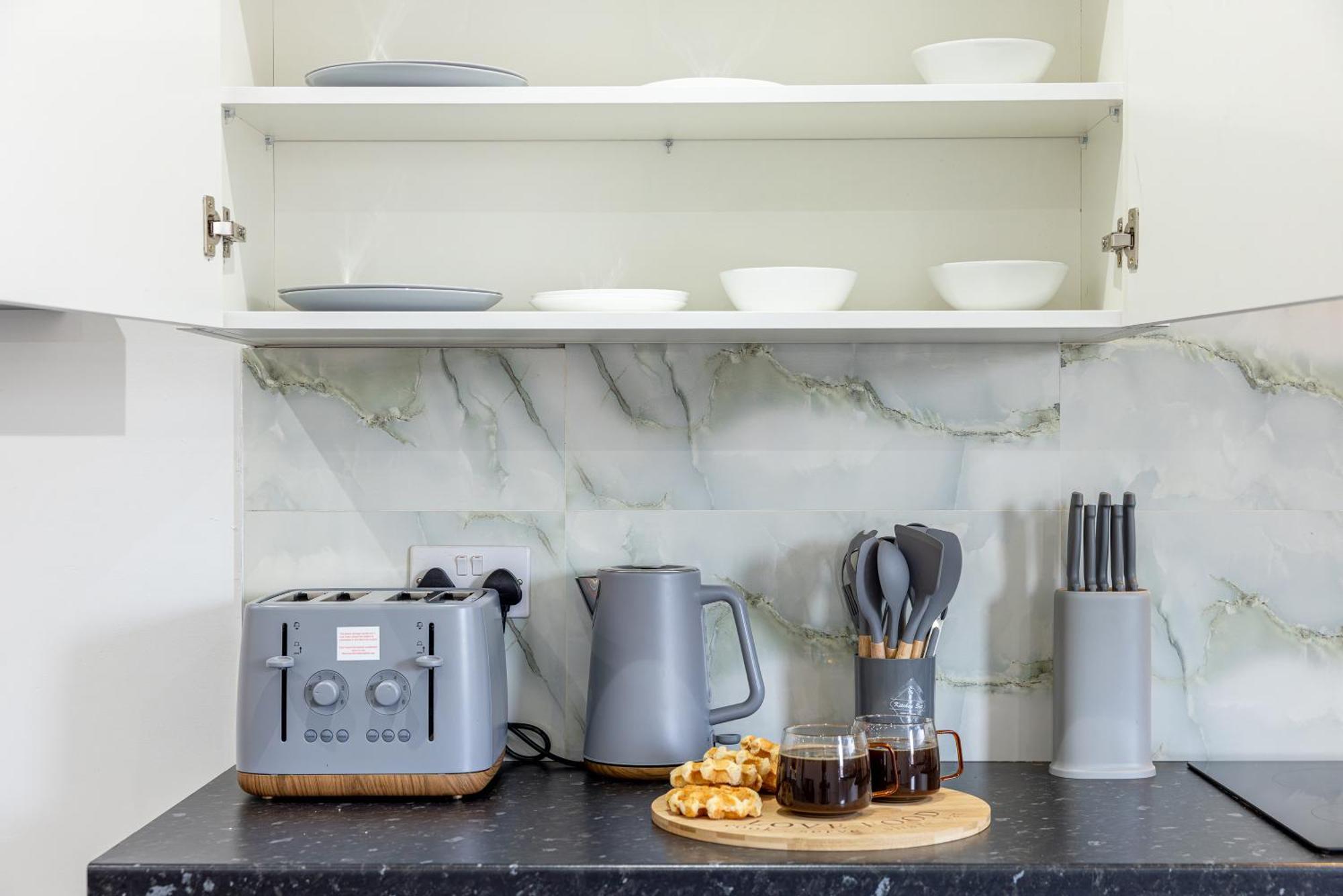Rnm - Upgraded Business Stay For Travelling Contractors, All Amenities, Private Access Entire Place, Kitchen & Washroom, Smart Tv, Easy Access, Parking Nearby Cradley Heath Exteriör bild