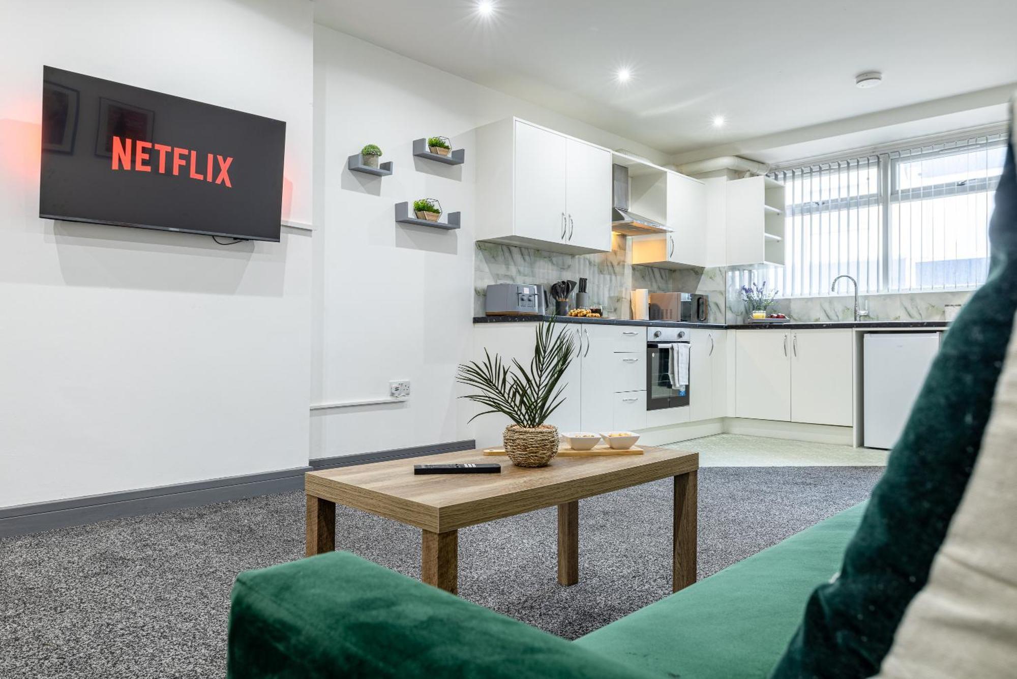 Rnm - Upgraded Business Stay For Travelling Contractors, All Amenities, Private Access Entire Place, Kitchen & Washroom, Smart Tv, Easy Access, Parking Nearby Cradley Heath Exteriör bild