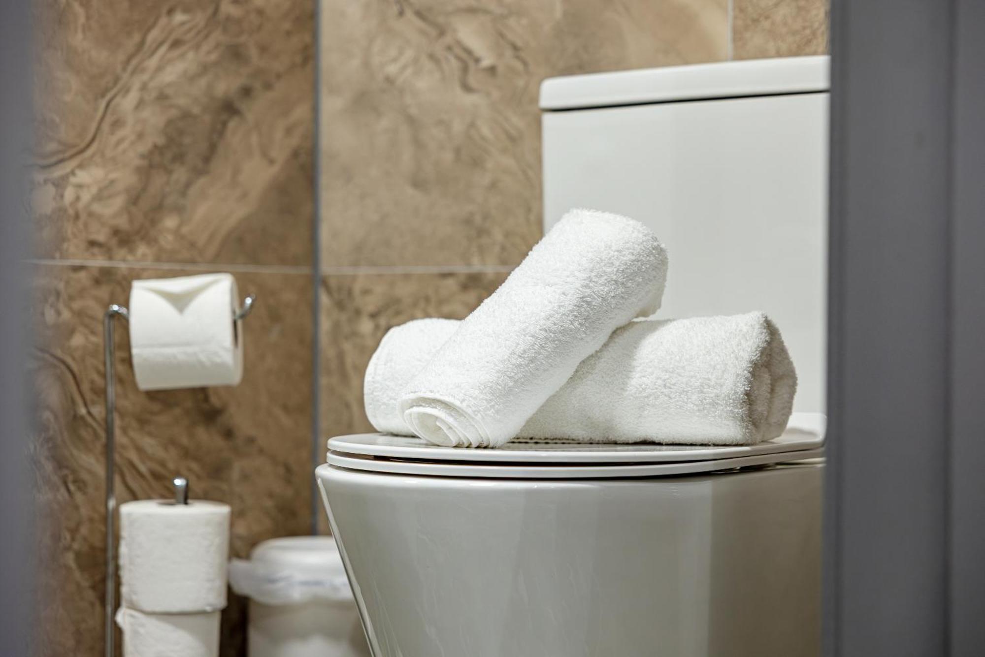 Rnm - Upgraded Business Stay For Travelling Contractors, All Amenities, Private Access Entire Place, Kitchen & Washroom, Smart Tv, Easy Access, Parking Nearby Cradley Heath Exteriör bild