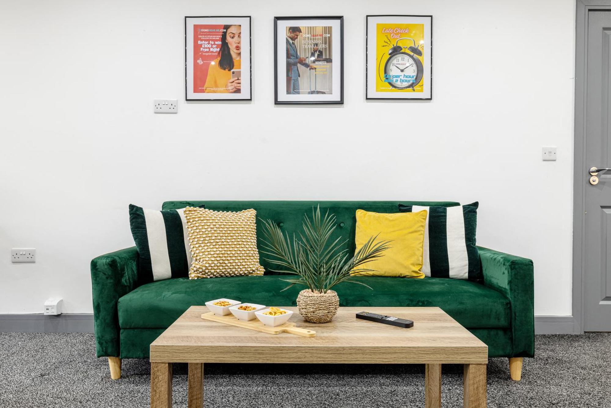 Rnm - Upgraded Business Stay For Travelling Contractors, All Amenities, Private Access Entire Place, Kitchen & Washroom, Smart Tv, Easy Access, Parking Nearby Cradley Heath Exteriör bild