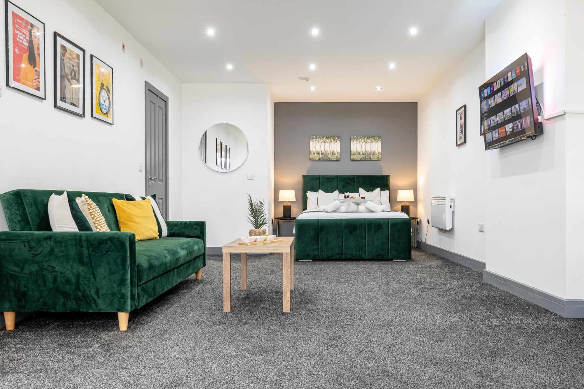 Rnm - Upgraded Business Stay For Travelling Contractors, All Amenities, Private Access Entire Place, Kitchen & Washroom, Smart Tv, Easy Access, Parking Nearby Cradley Heath Exteriör bild